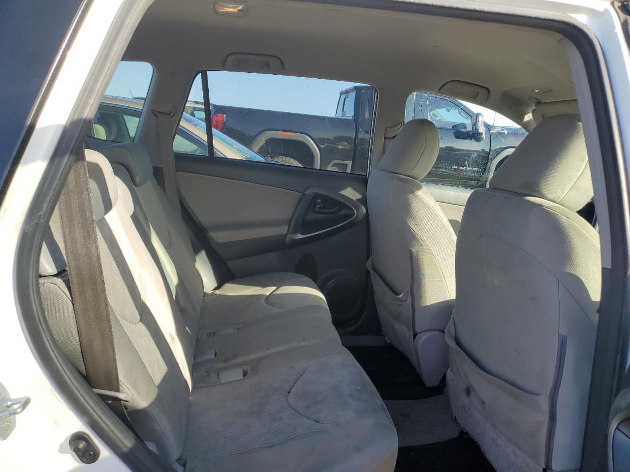2010 Toyota RAV 4 - Image 11