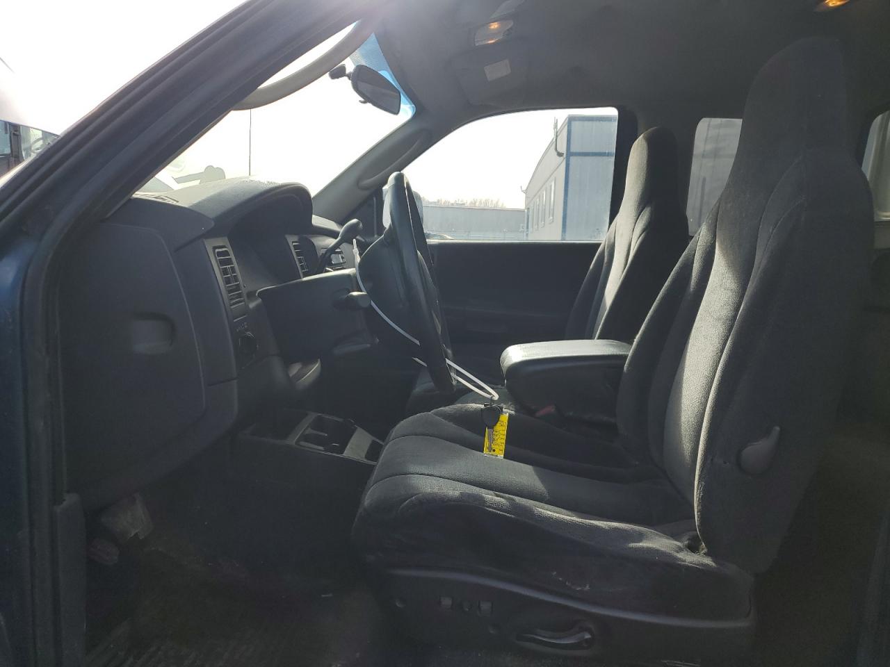 2004 Dodge Dakota - Image 7