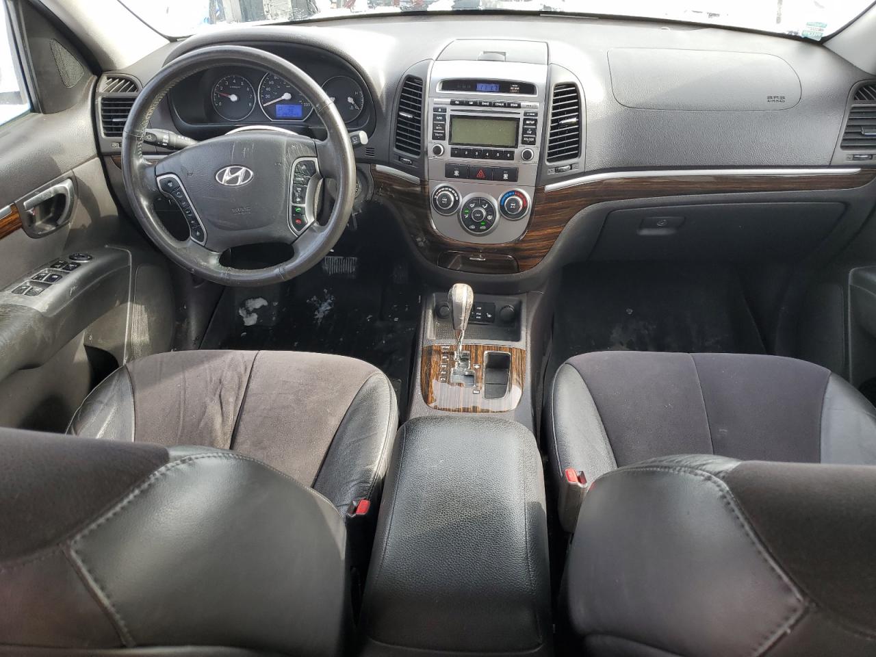 2010 Hyundai Santa Fe - Image 8