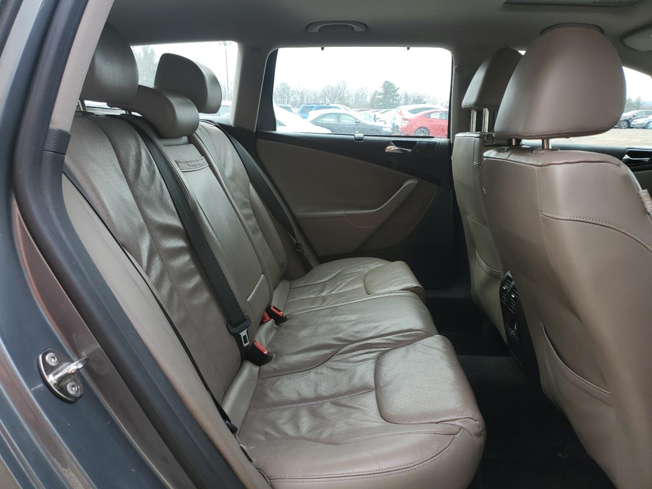 2008 Volkswagen Passat - Image 10