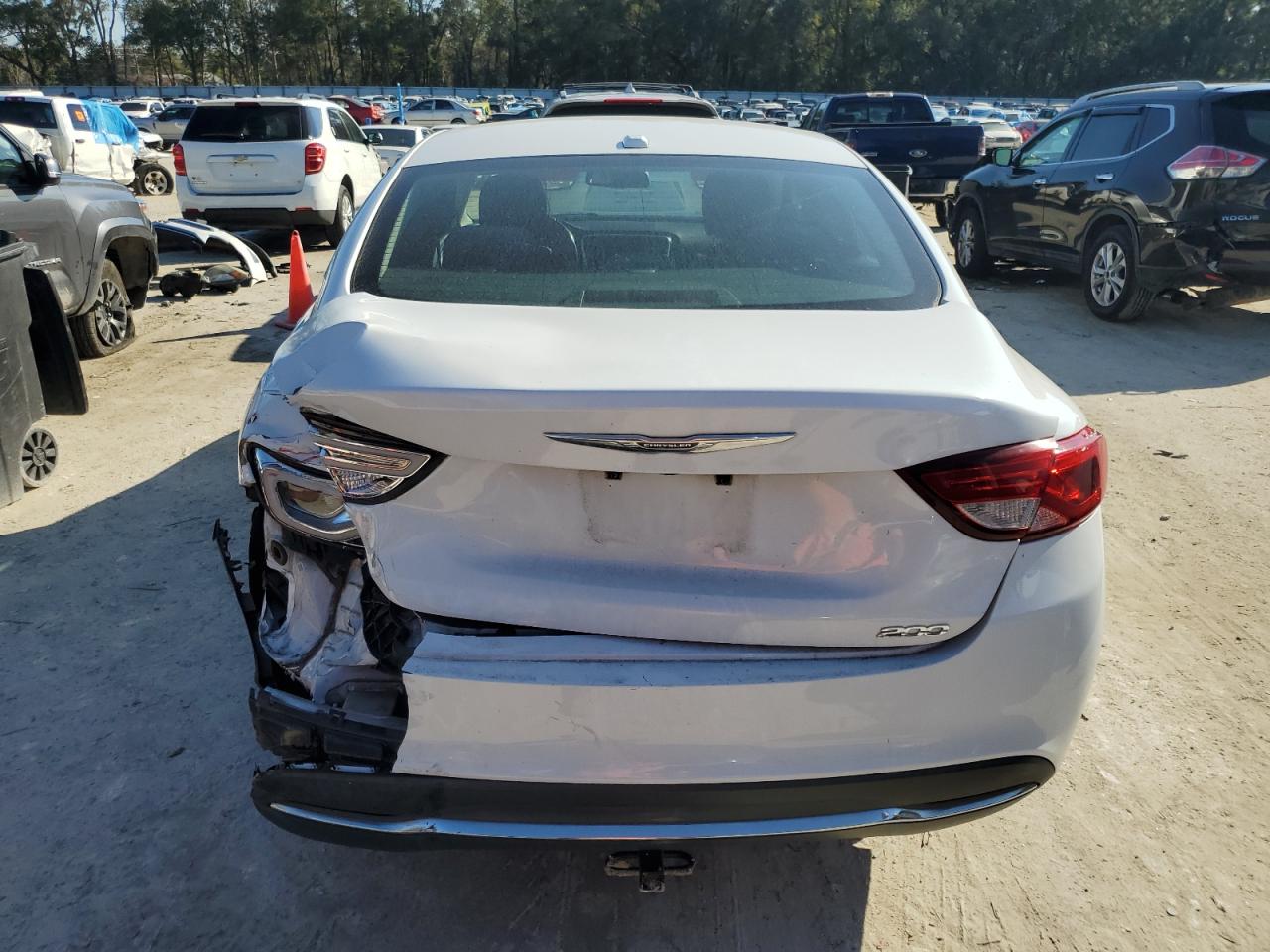 2015 Chrysler 200 - Image 6