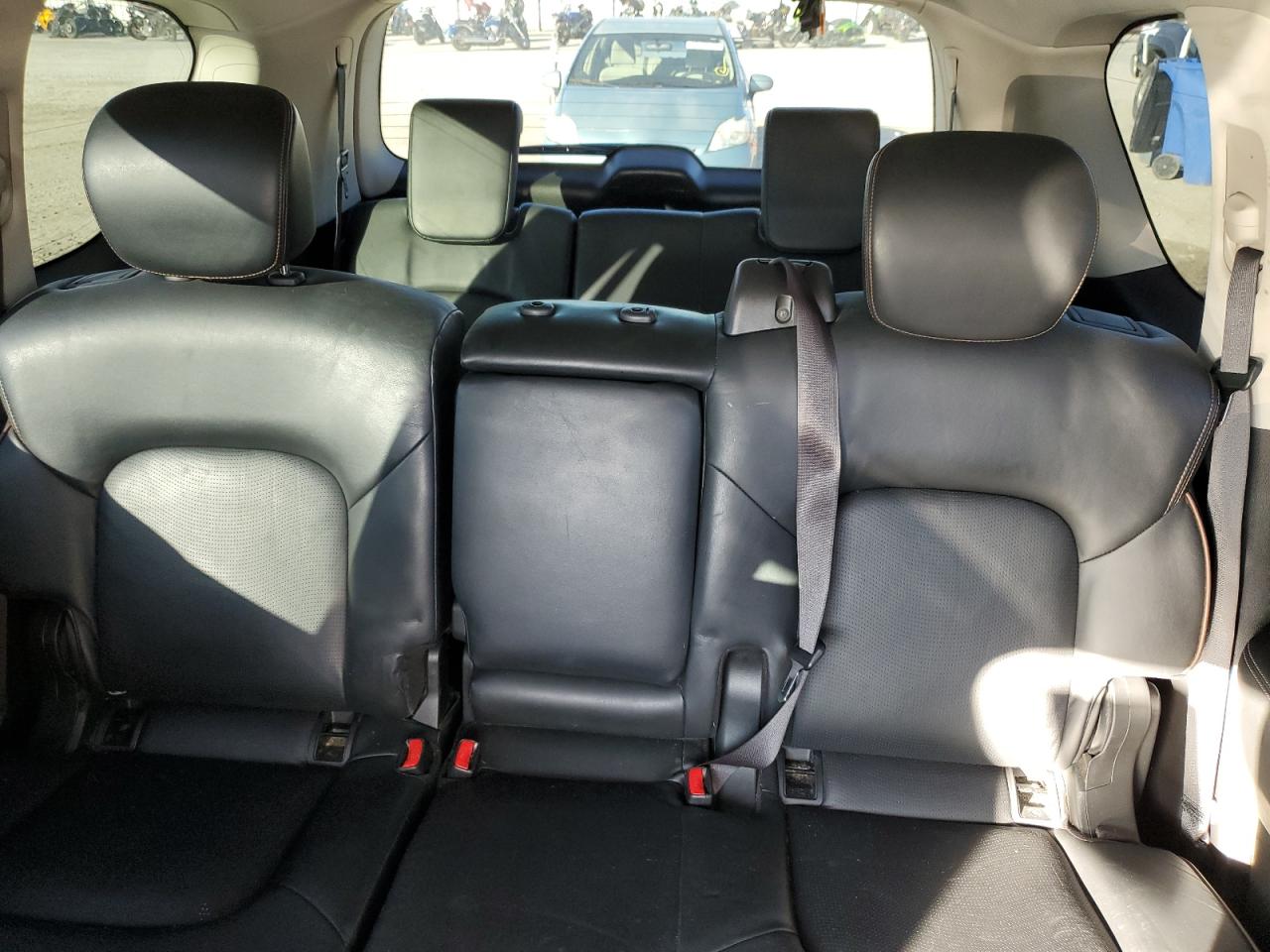 2019 Nissan Armada - Image 10