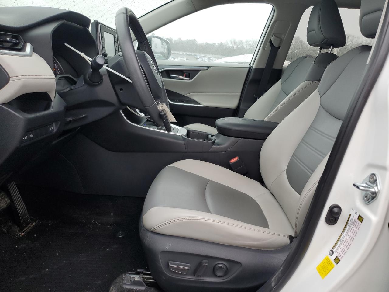 2019 Toyota RAV 4 - Image 7