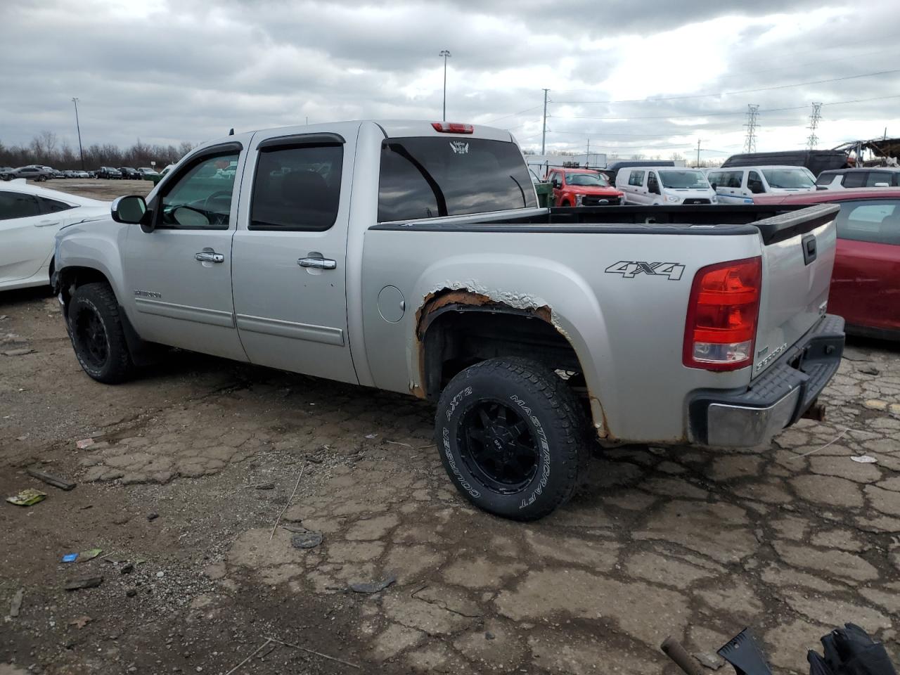 2011 GMC Sierra - Image 2