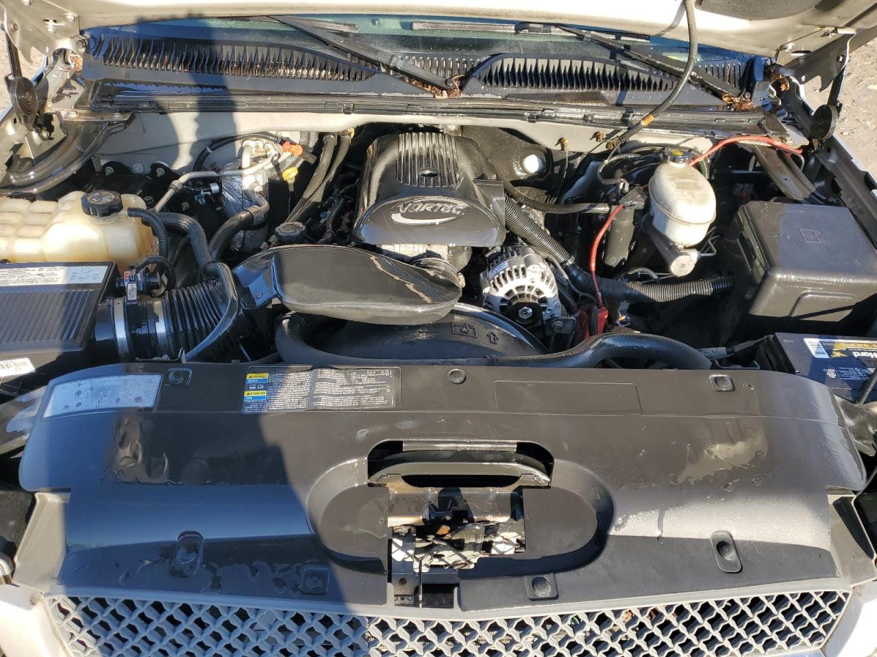 2004 Chevrolet Silverado - Image 11