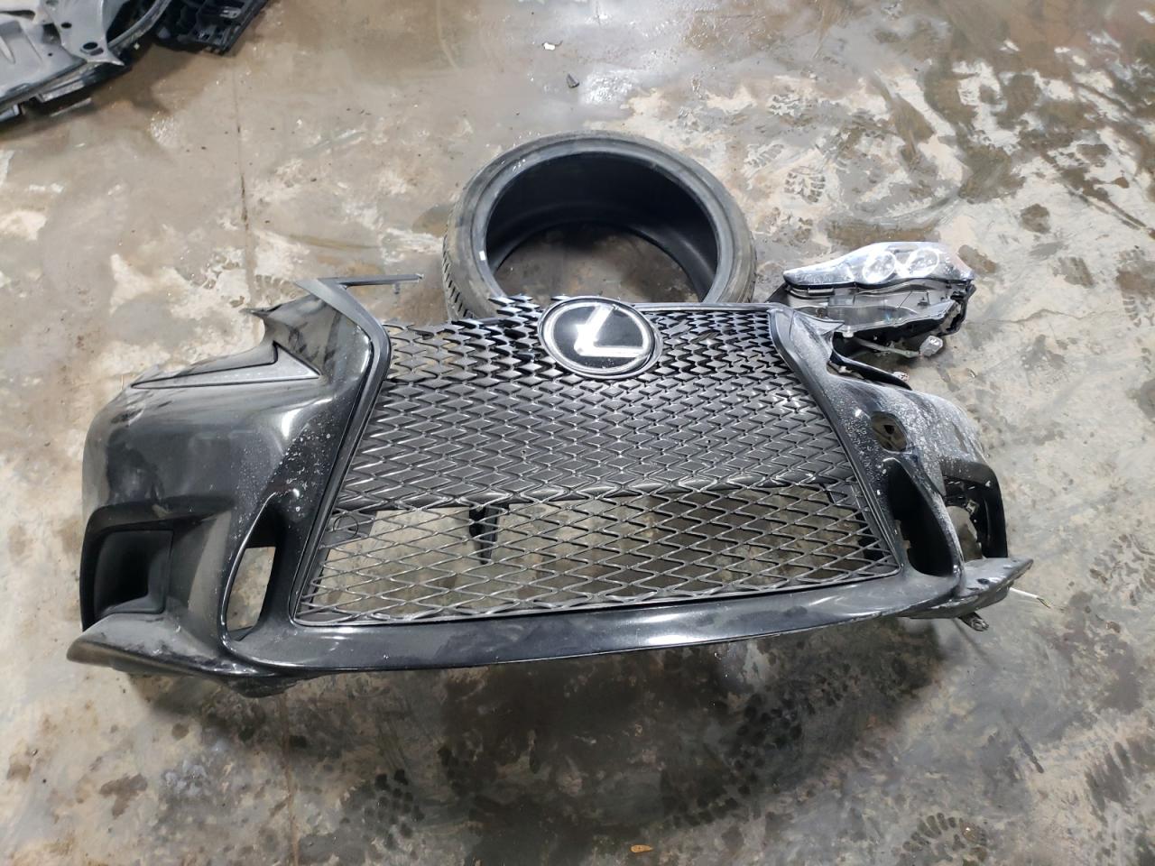 2016 Lexus IS - Image 12