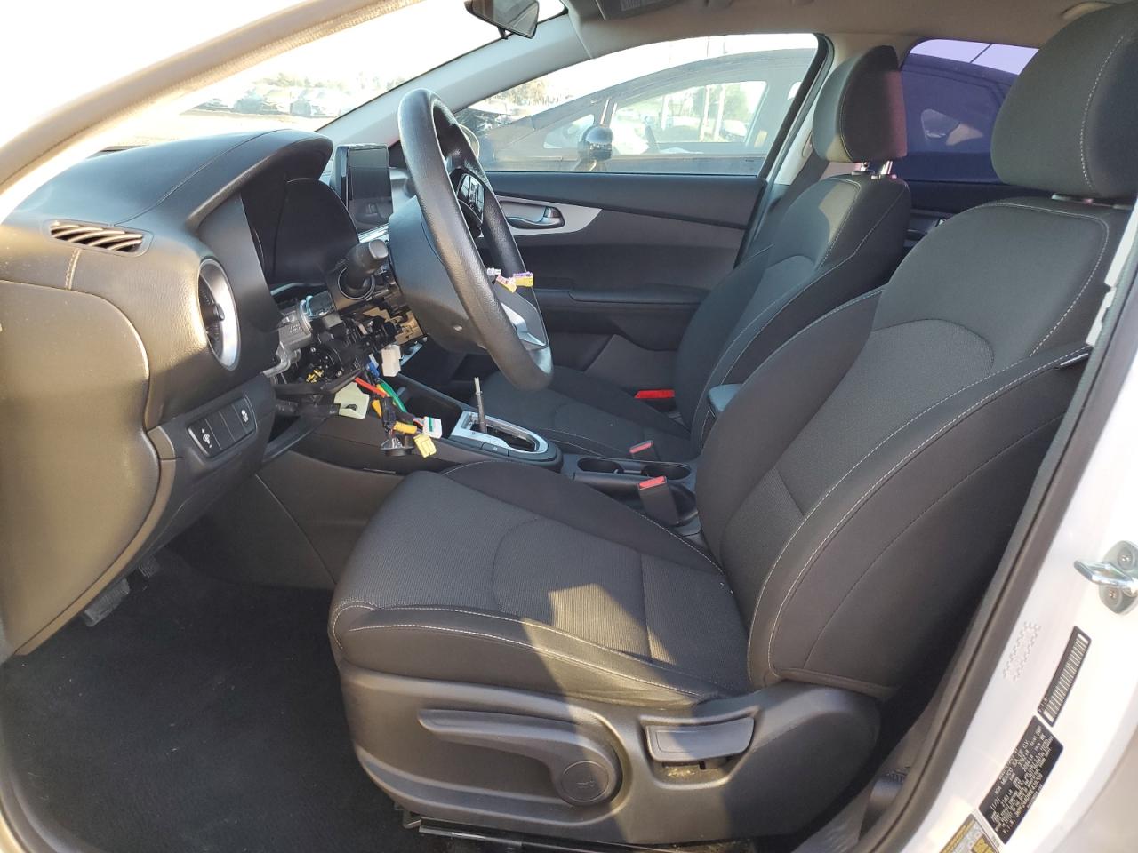 2022 Kia Forte - Image 7