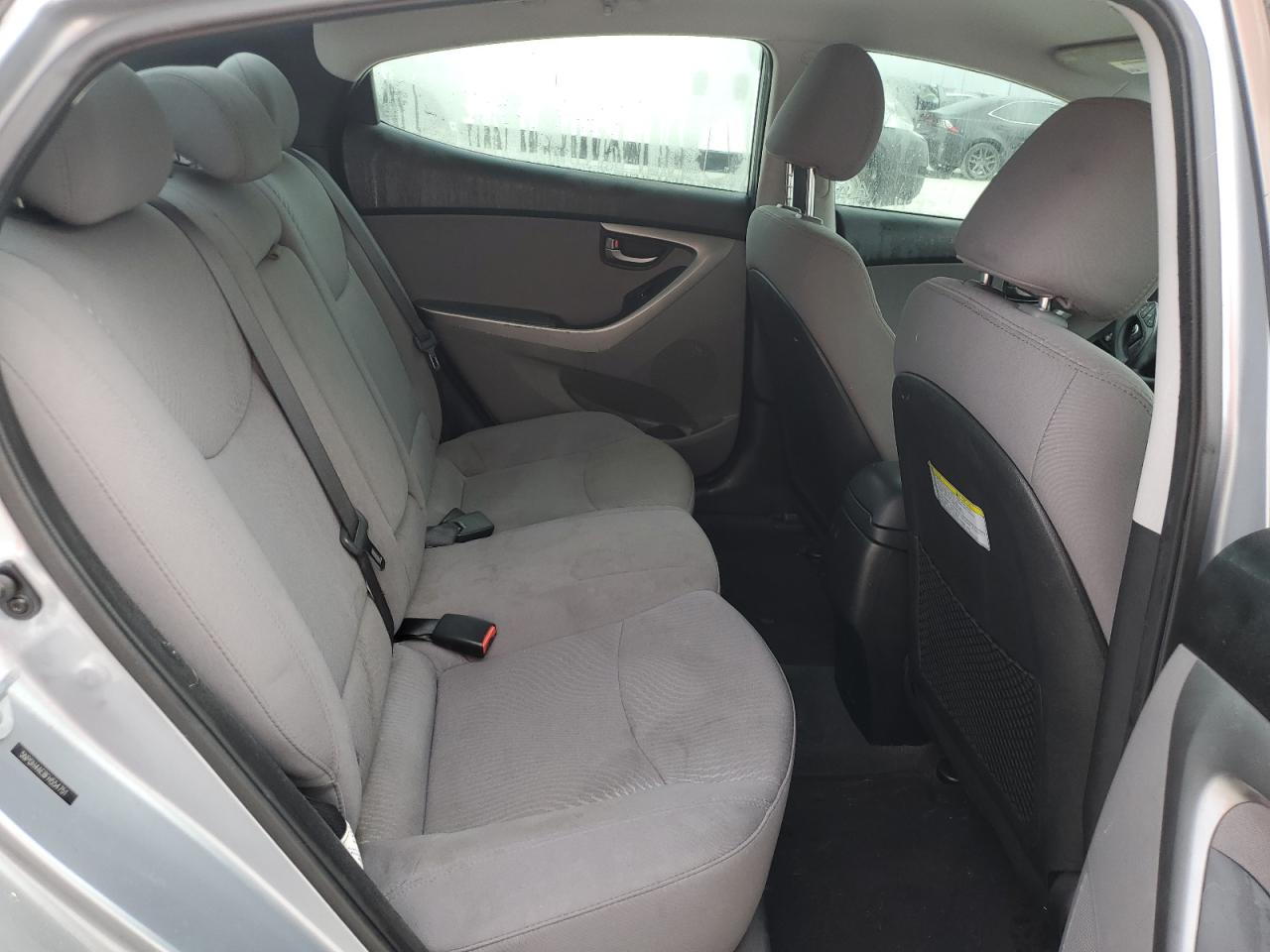 2015 Hyundai Elantra - Image 10