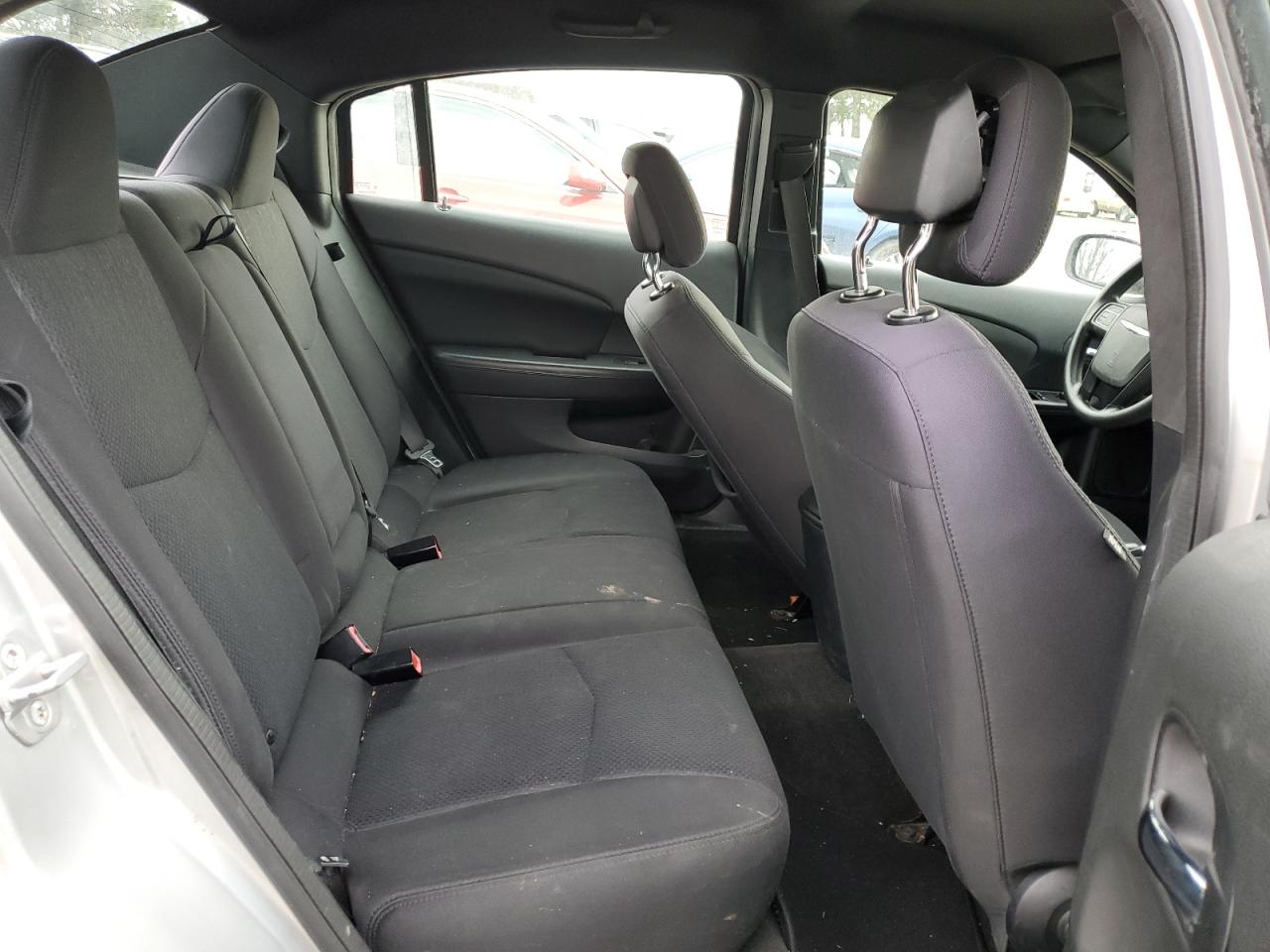2012 Chrysler 200 - Image 11