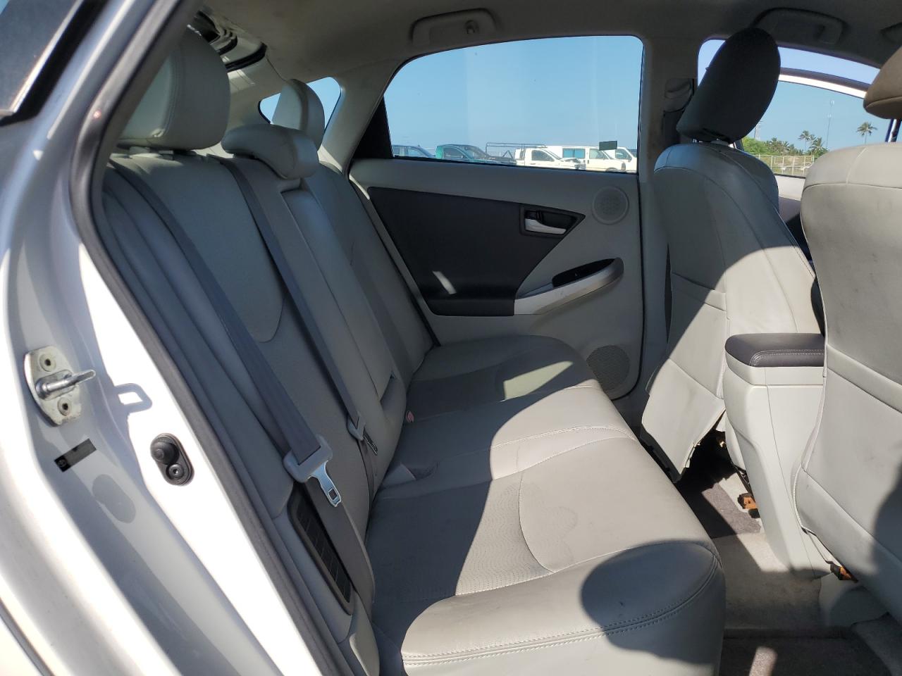2010 Toyota Prius - Image 10