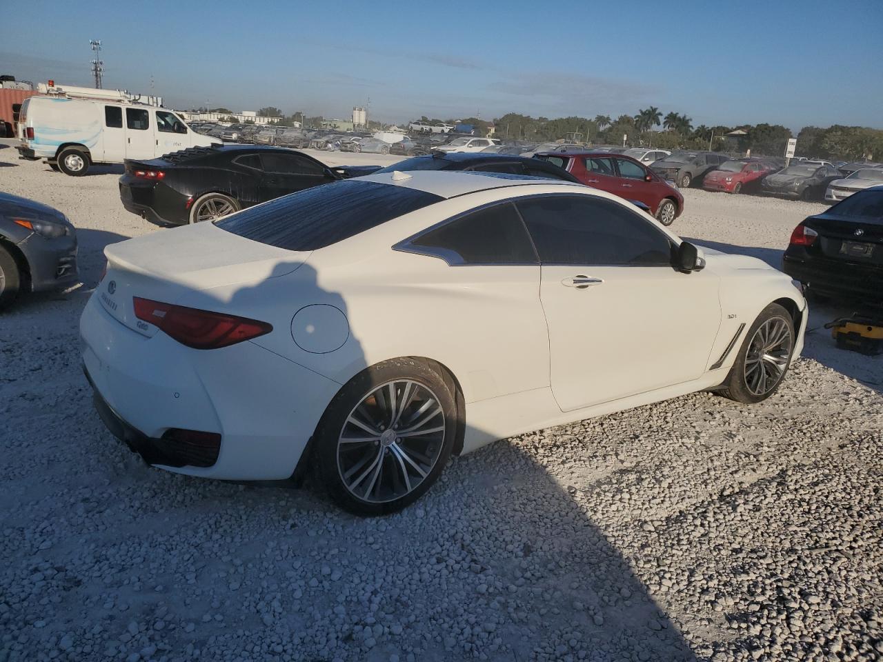 2017 Infiniti Q60 - Image 3