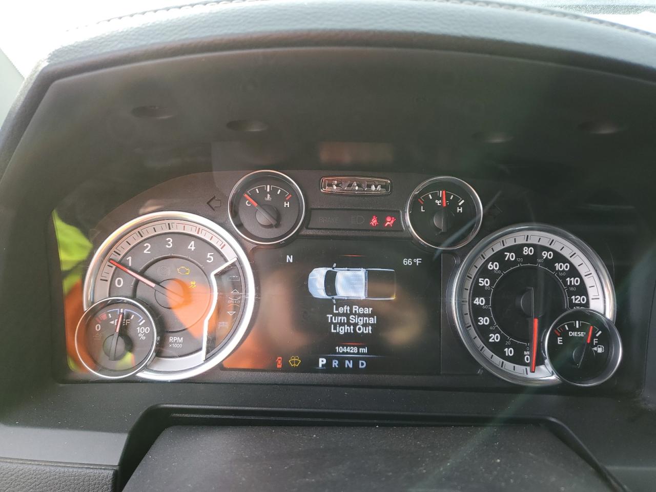 2016 RAM 3500 - Image 9