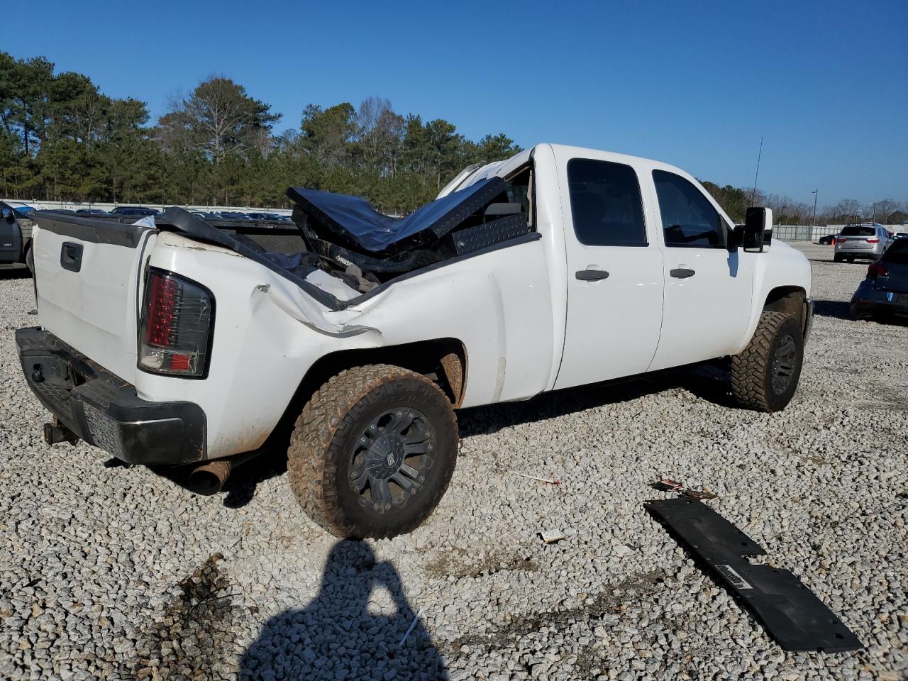 2009 Chevrolet Silverado - Image 3