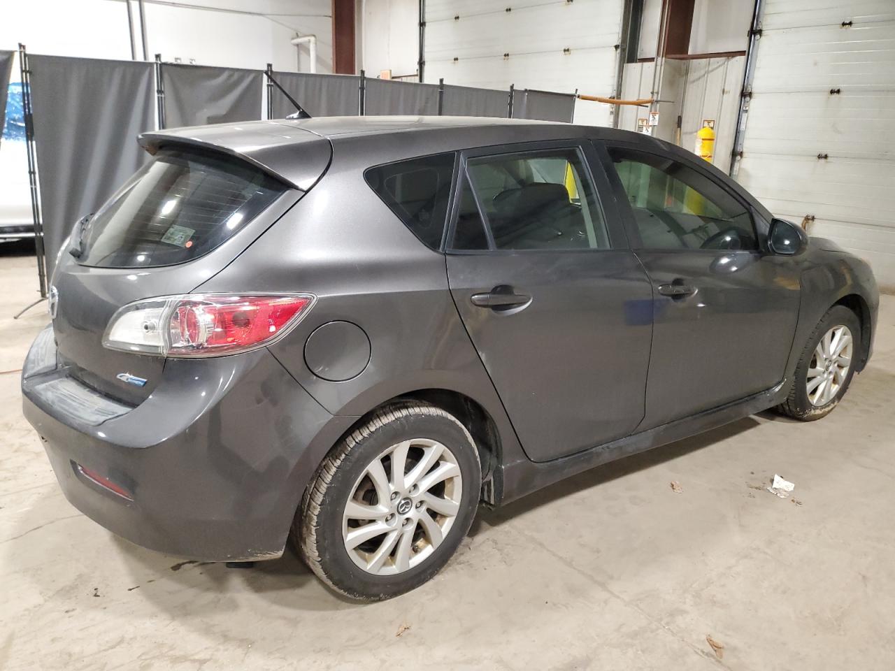 2013 Mazda 3 - Image 3