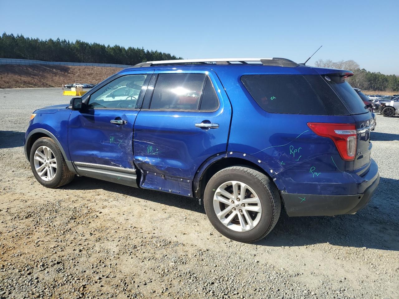 2015 Ford Explorer - Image 2