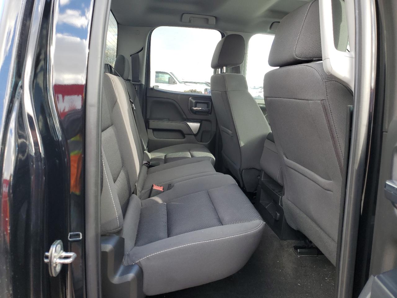 2018 Chevrolet Silverado - Image 10