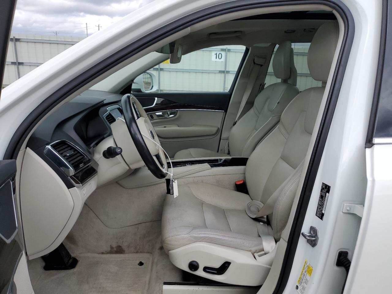 2016 Volvo XC90 - Image 7