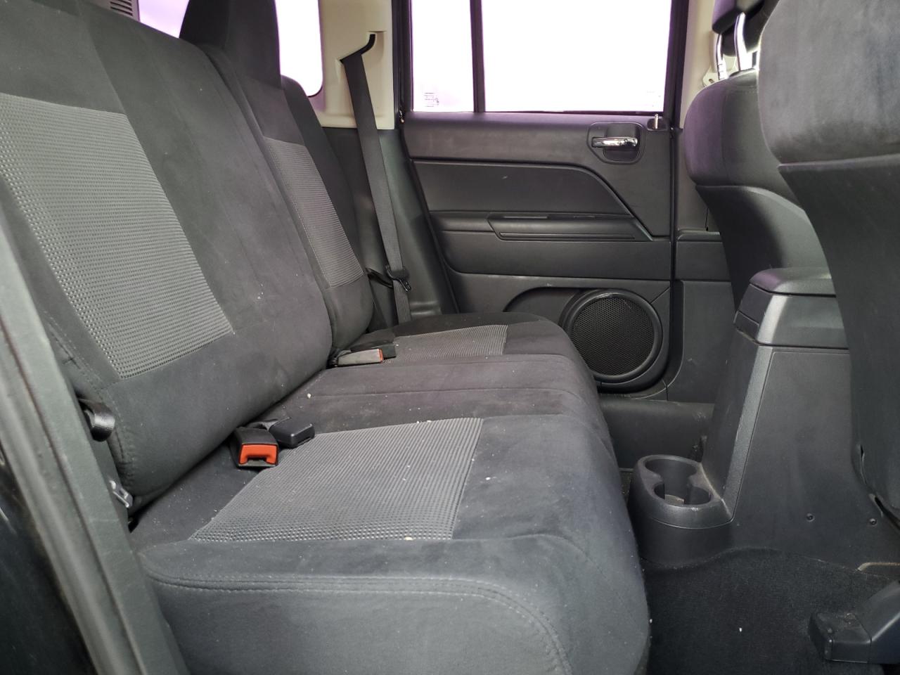 2012 Jeep Liberty (Patriot) - Image 10