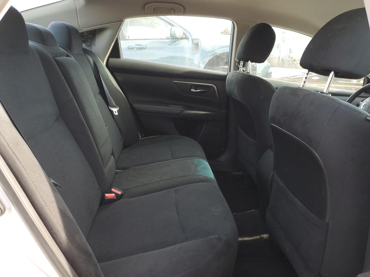 2015 Nissan Altima - Image 10