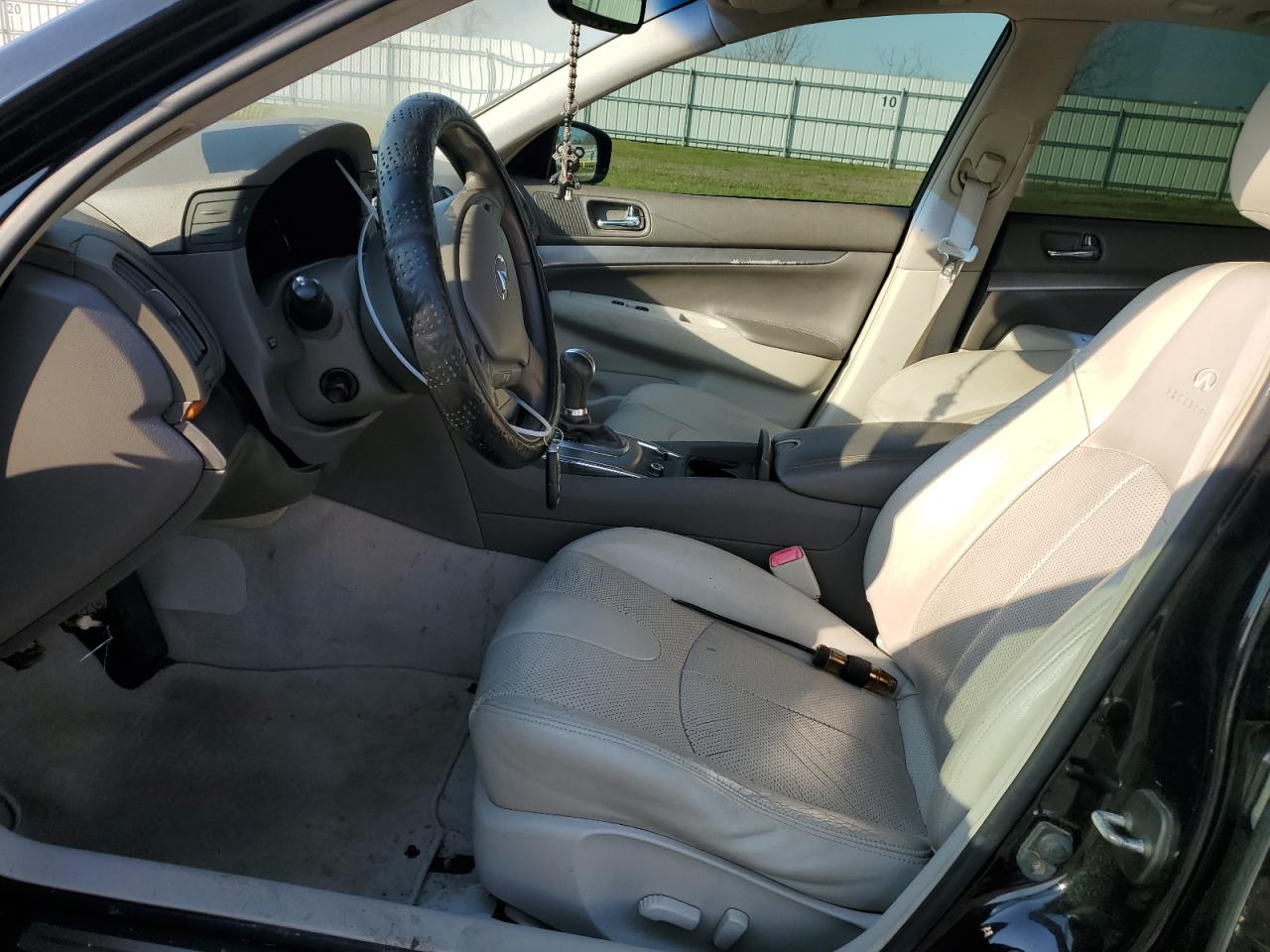 2010 Infiniti G - Image 7