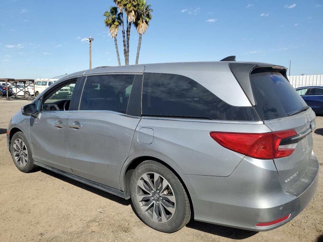 2021 Honda Odyssey - Image 2