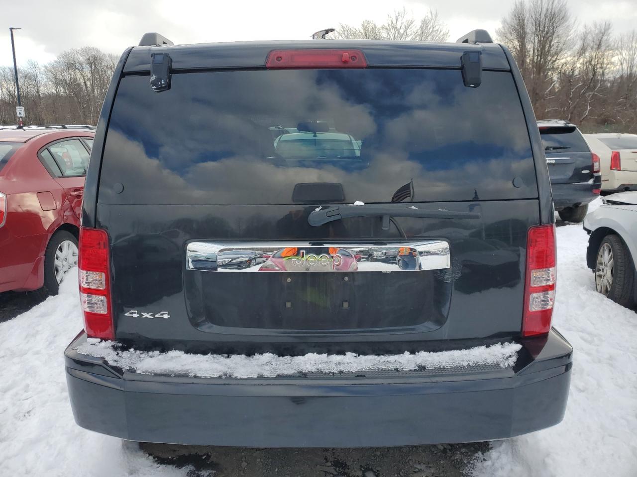 2012 Jeep Liberty (North America) - Image 6