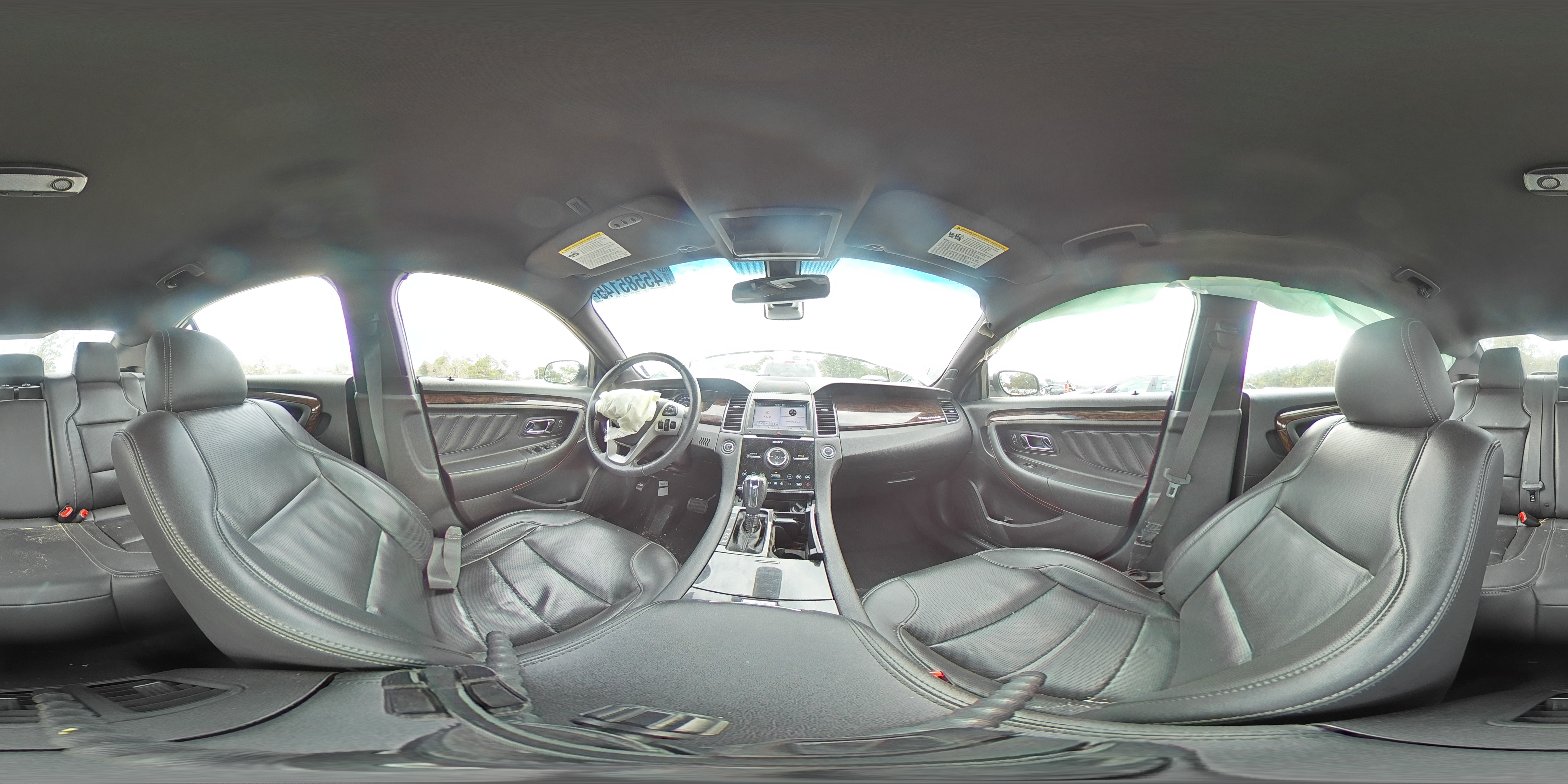 2019 Ford Taurus - Image 12