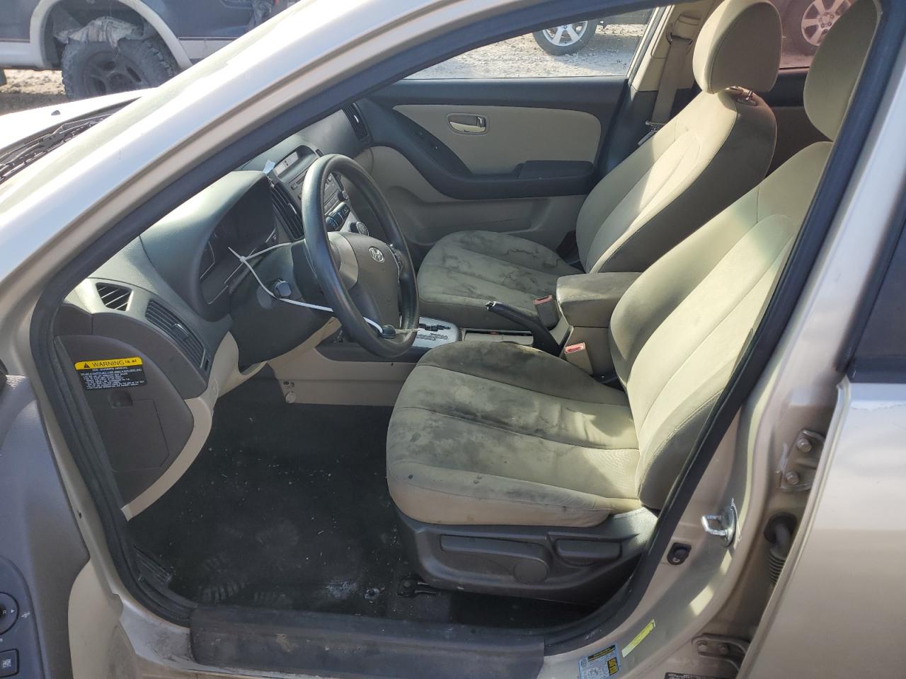 2010 Hyundai Elantra - Image 7