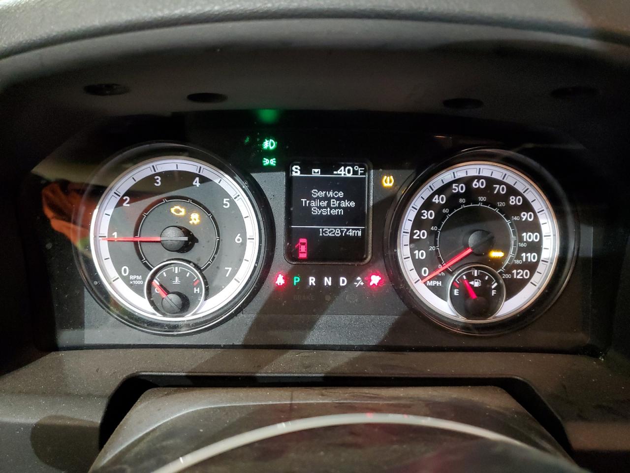 2016 RAM 1500 - Image 9