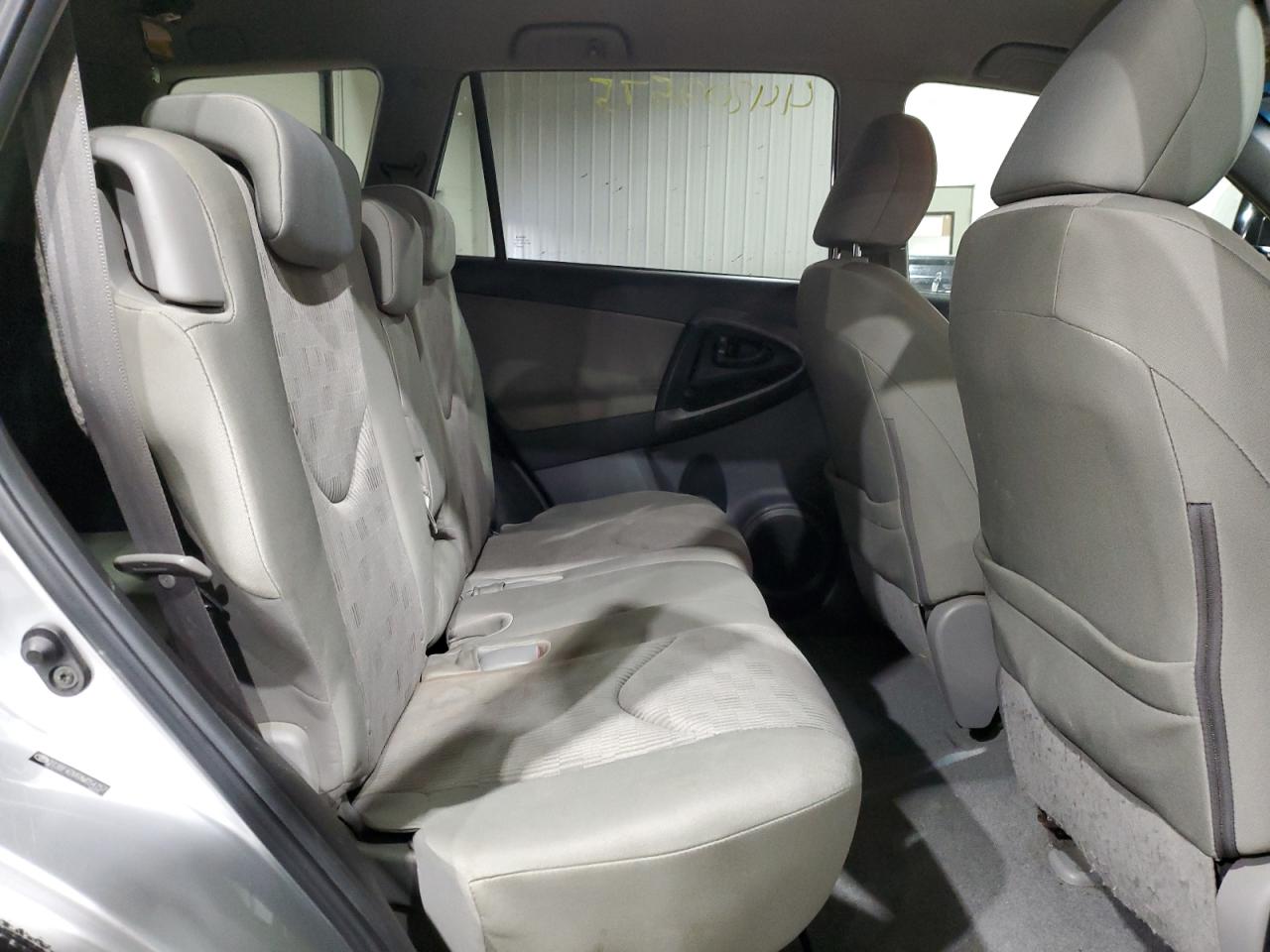 2010 Toyota RAV 4 - Image 11