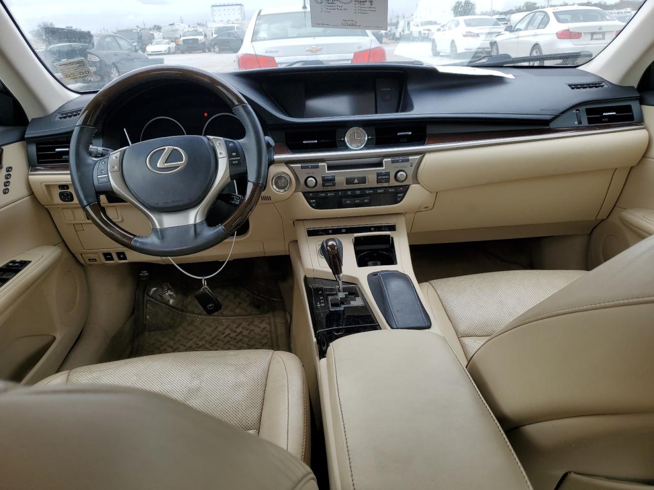 2014 Lexus ES - Image 8