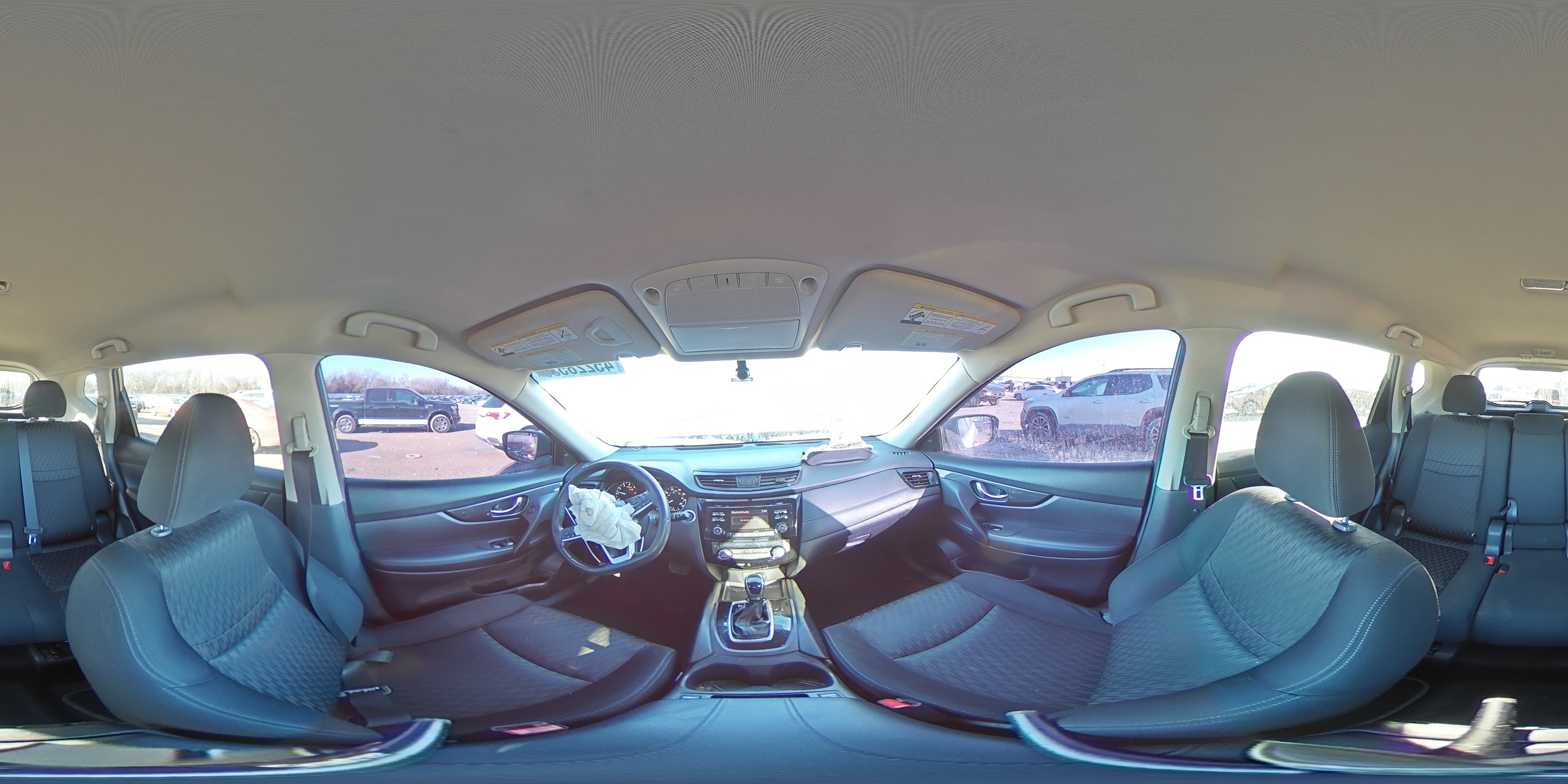 2017 Nissan Rogue - Image 14