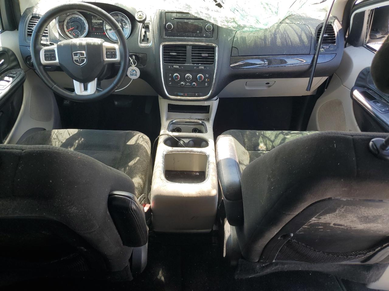 2015 Dodge Caravan - Image 8