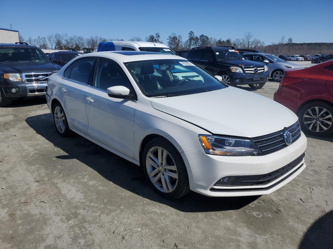 2015 Volkswagen Jetta - Image 4