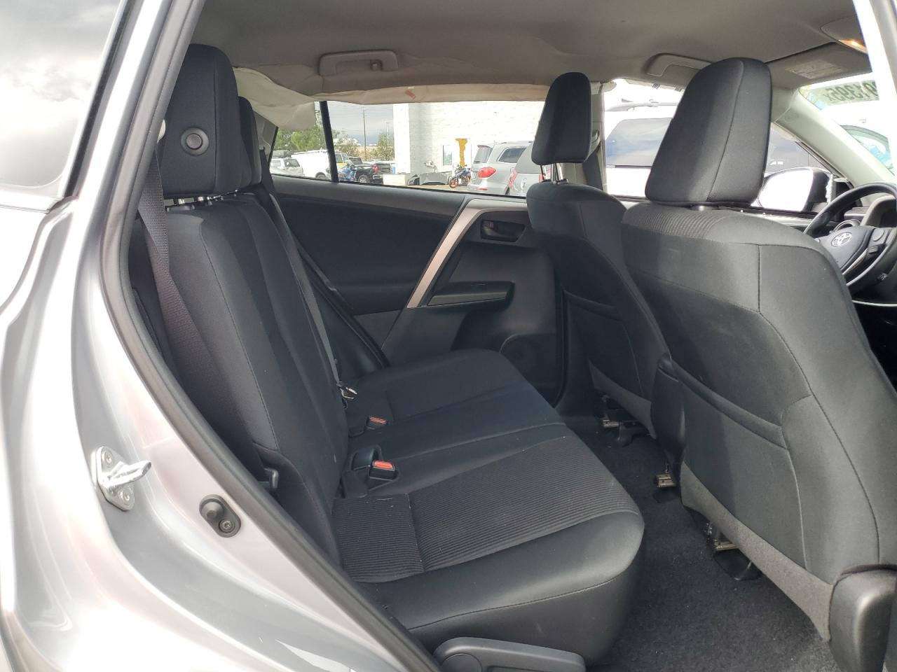 2016 Toyota RAV 4 - Image 11
