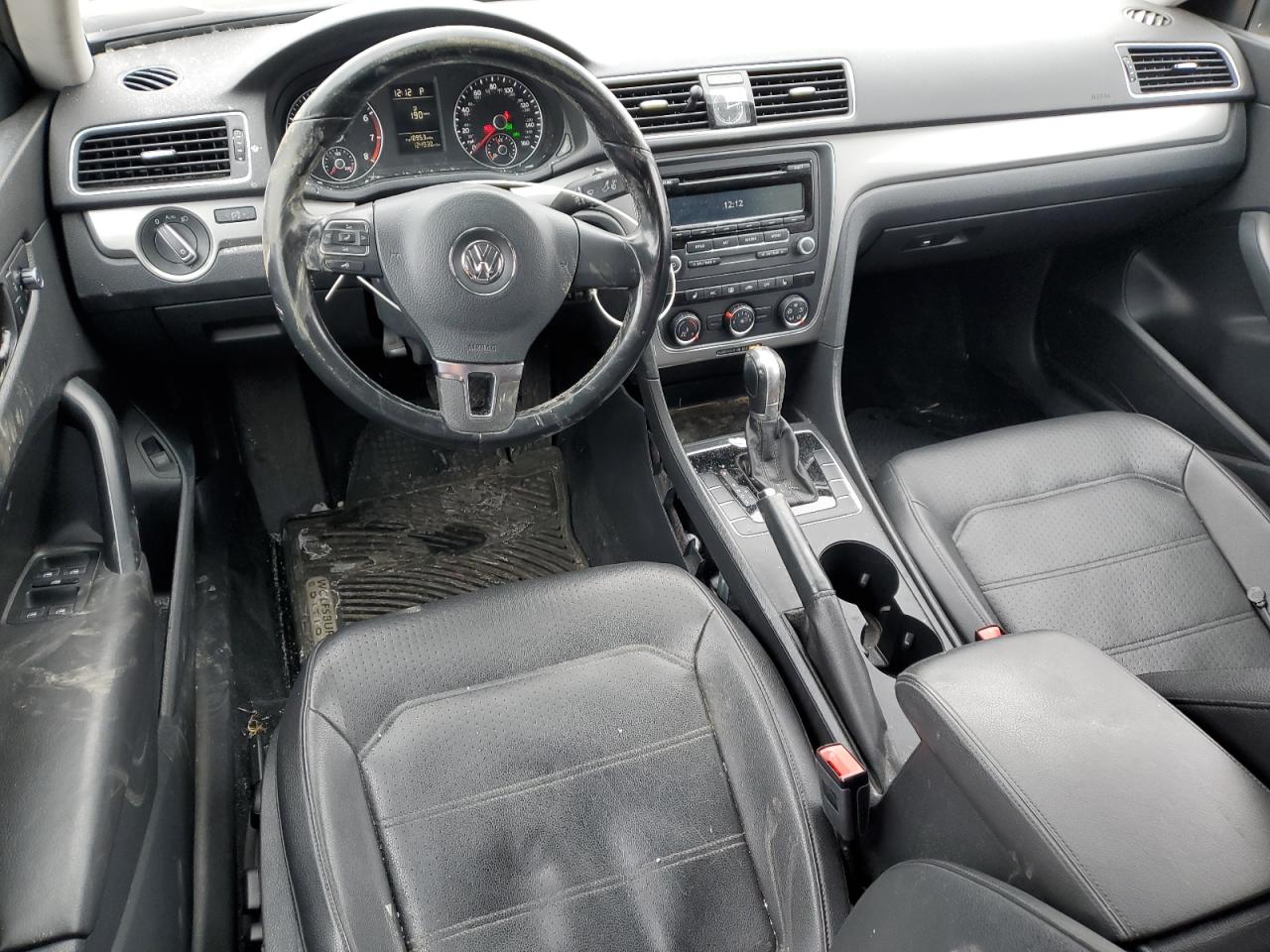2015 Volkswagen Passat - Image 8
