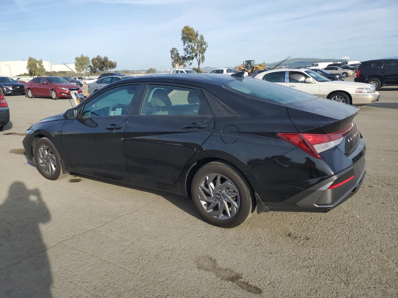 2024 Hyundai Elantra - Image 2