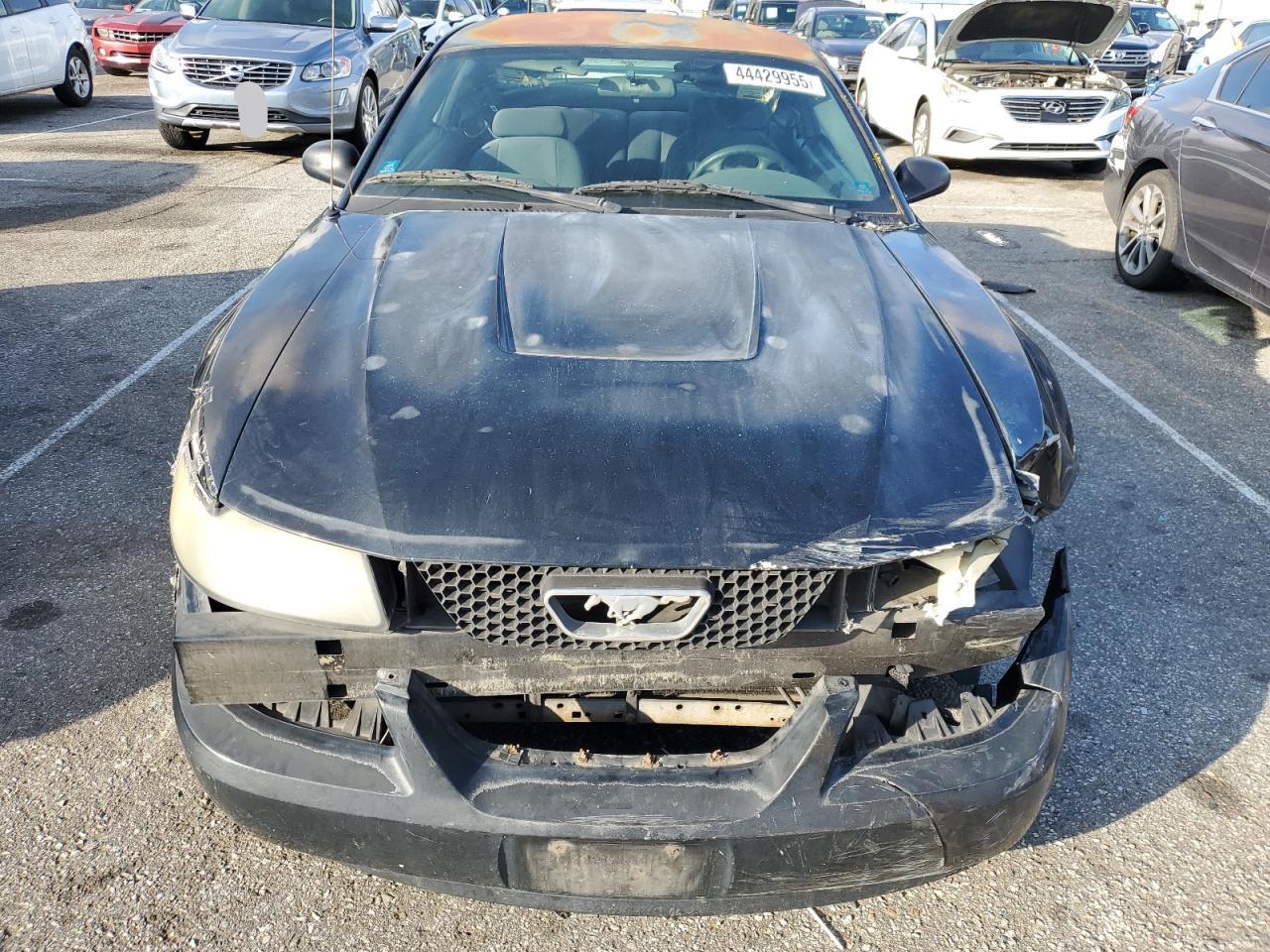 2004 Ford Mustang - Image 5