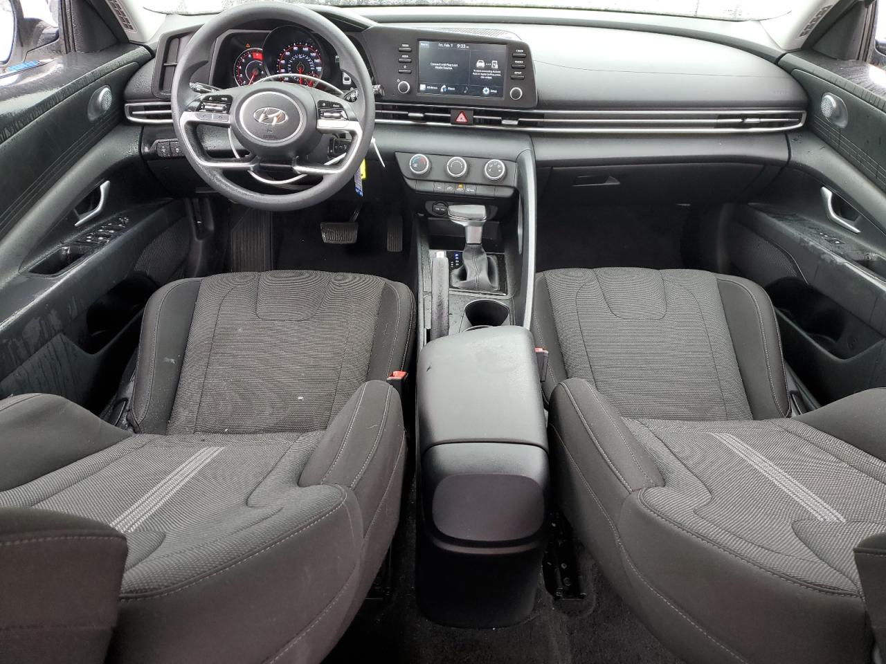2022 Hyundai Elantra - Image 8