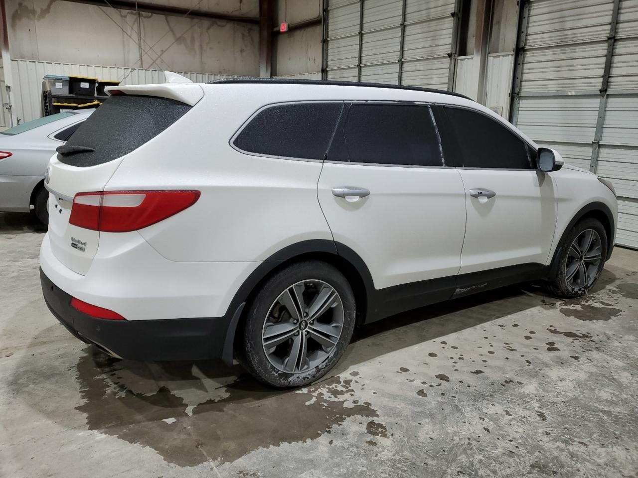 2015 Hyundai Santa Fe - Image 3