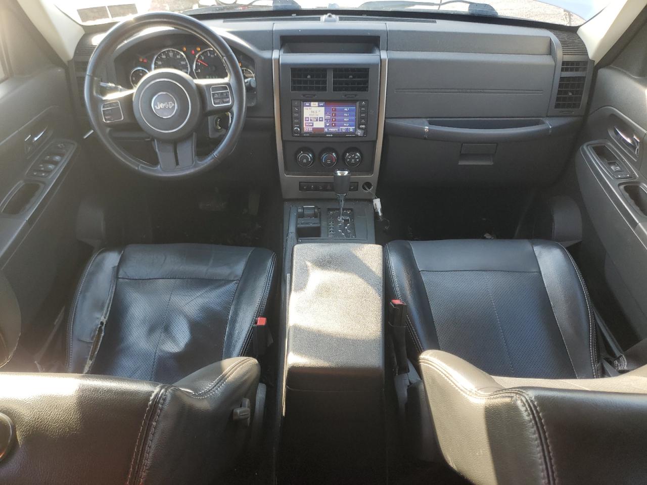 2012 Jeep Liberty (North America) - Image 8