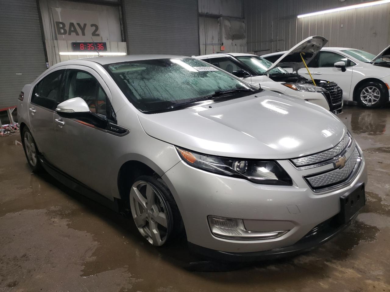 2014 Chevrolet Volt - Image 4