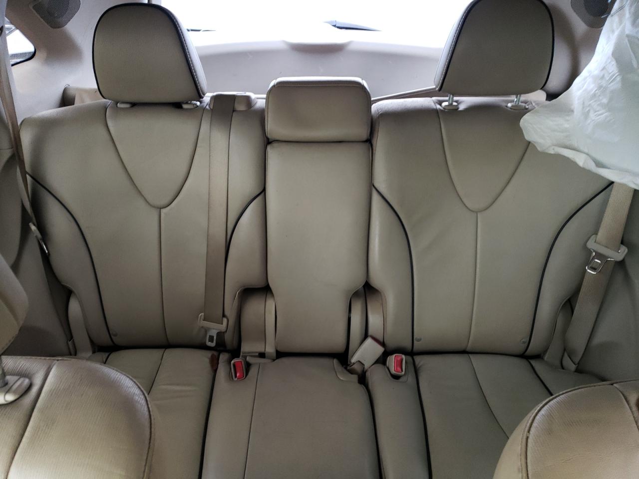 2012 Toyota Venza - Image 10
