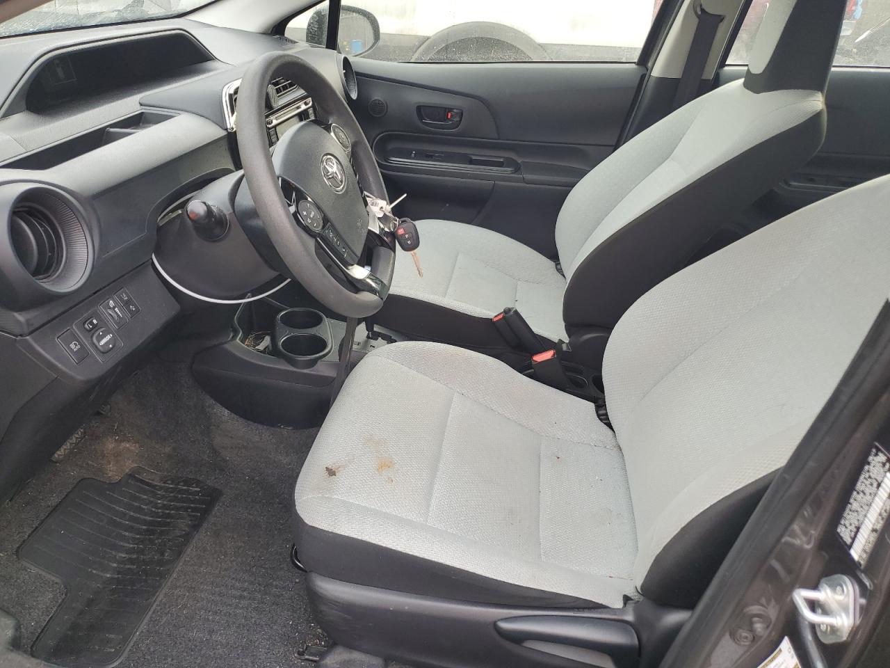 2018 Toyota Prius - Image 7
