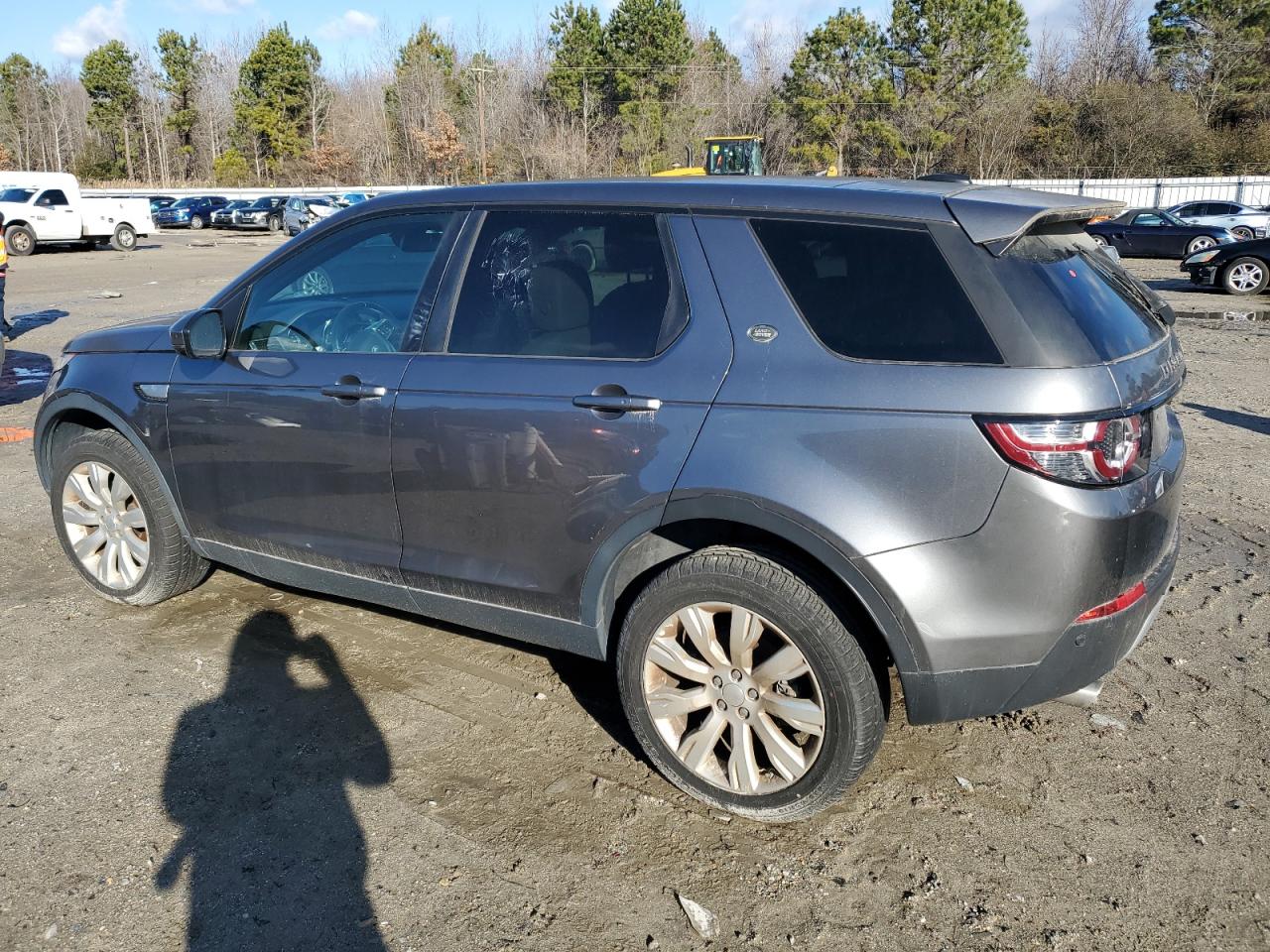 2015 Land Rover Discovery - Image 2