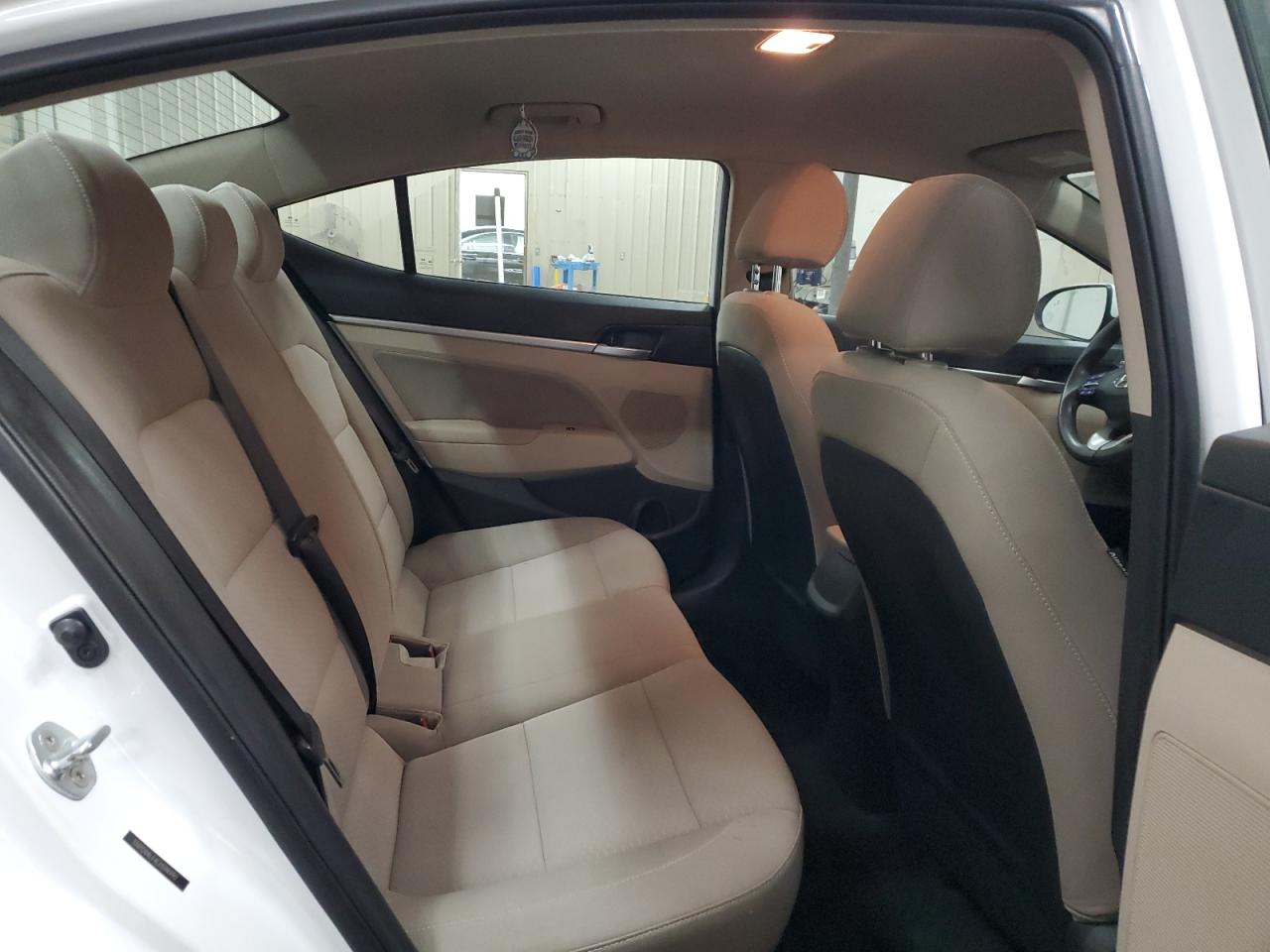 2020 Hyundai Elantra - Image 10