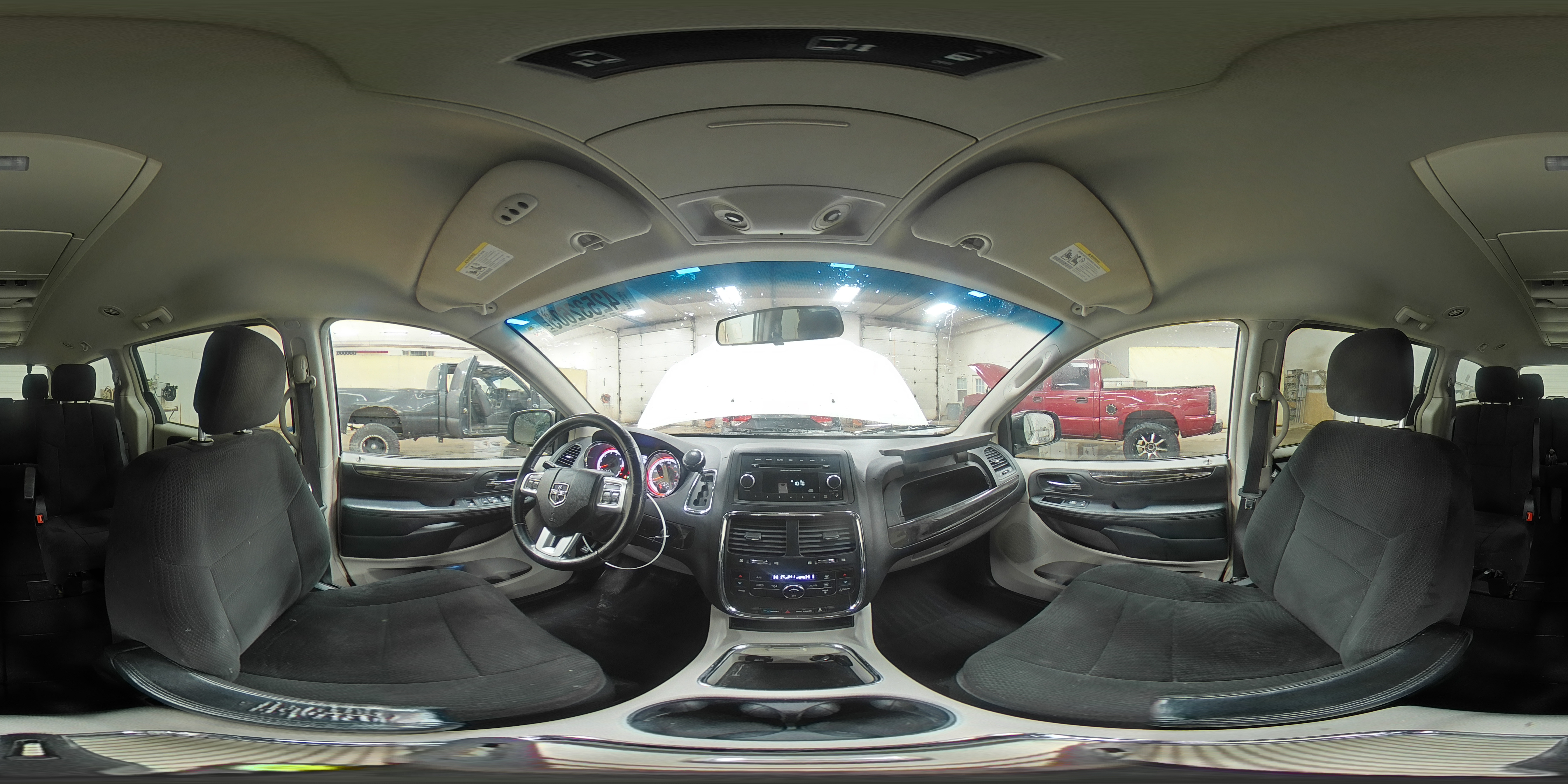 2012 Dodge Caravan - Image 16