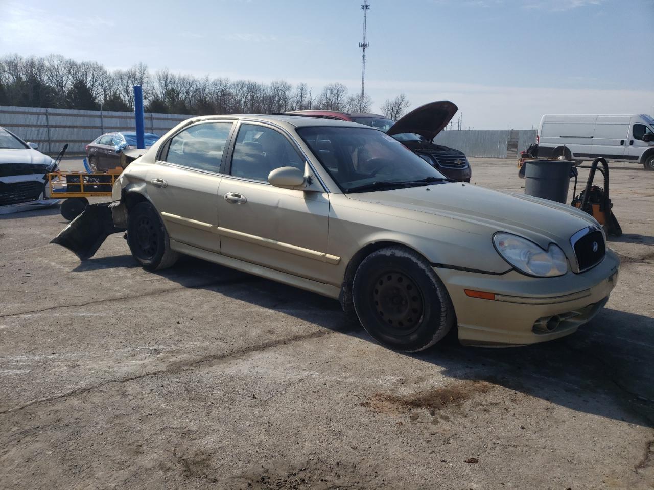 2002 Hyundai Sonata - Image 4