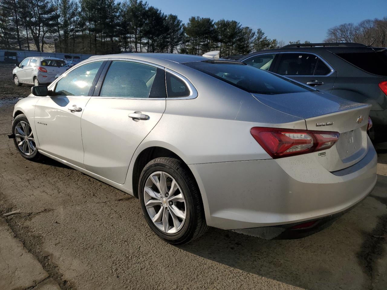 2022 Chevrolet Malibu - Image 2