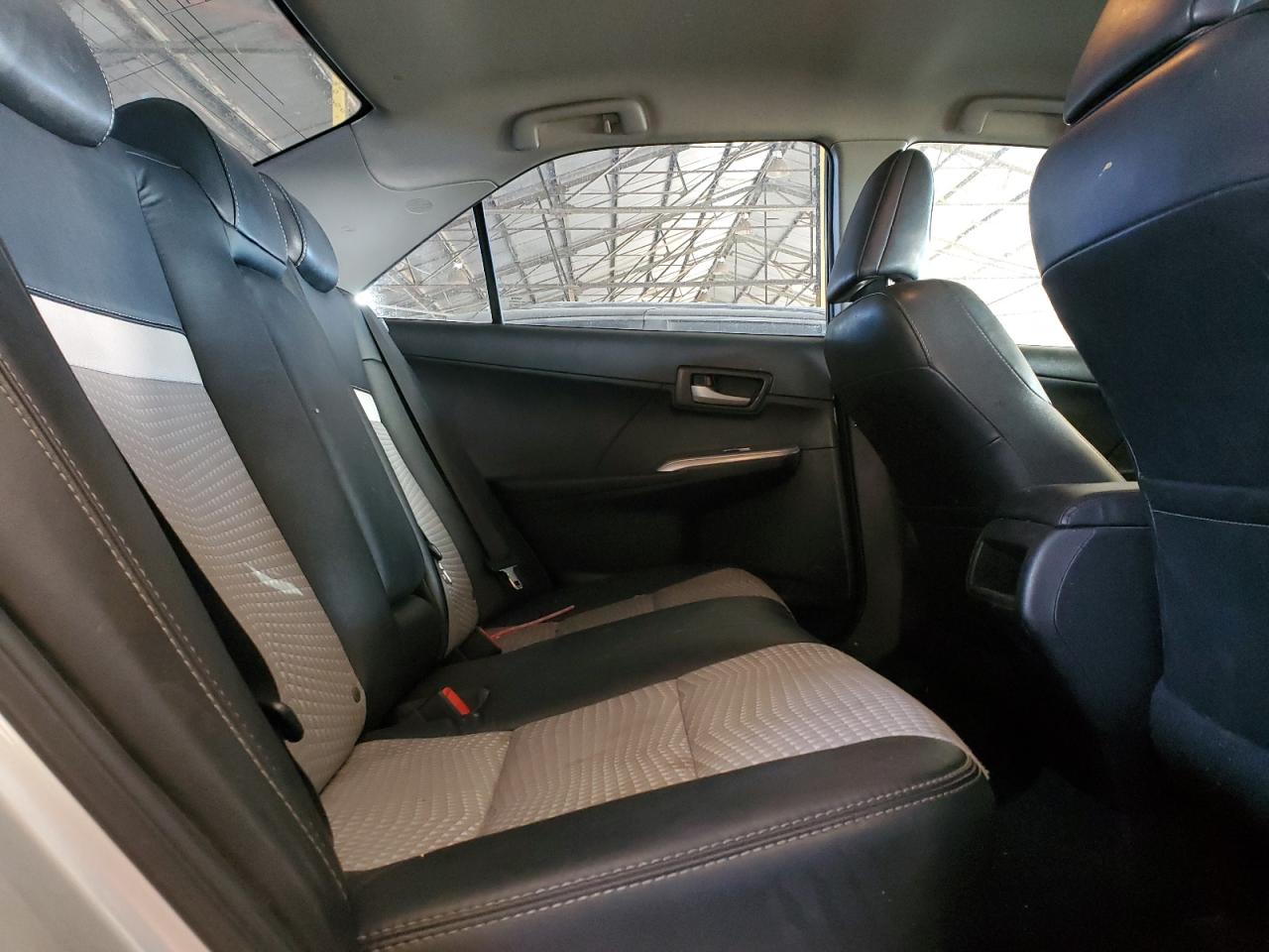 2014 Toyota Camry - Image 10